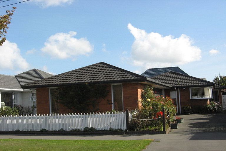 Photo of property in 1/4 Solway Avenue, Ilam, Christchurch, 8041