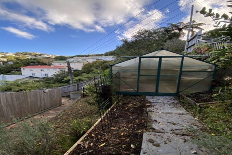 Photo of property in 21 Asquith Terrace, Brooklyn, Wellington, 6021