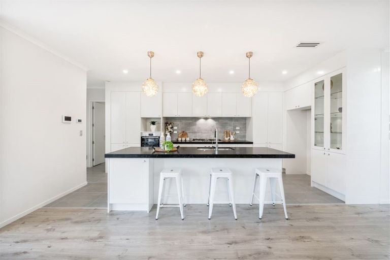 Photo of property in 10 Aklander Rise, Flat Bush, Auckland, 2019