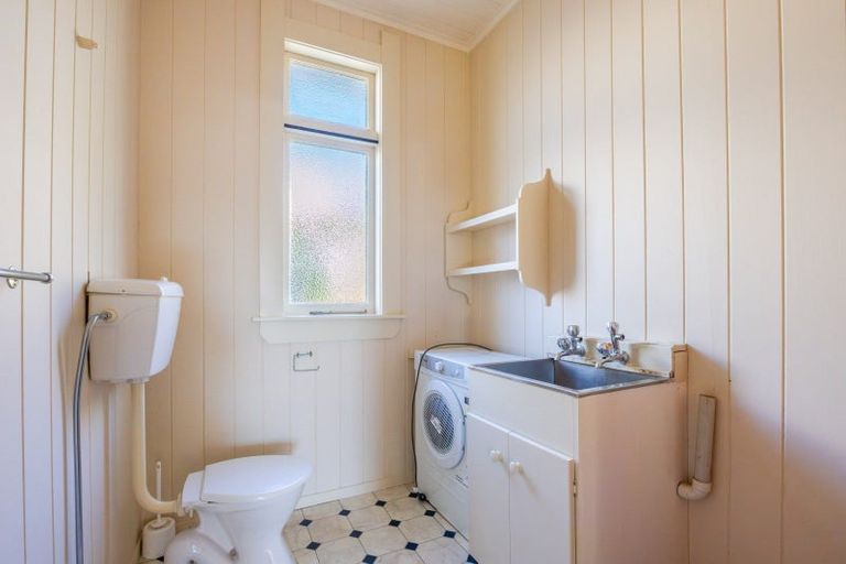 Photo of property in 1 Kitchener Street, Waipukurau, 4200