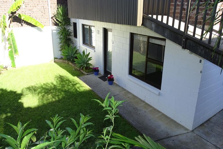 Photo of property in 3/59 Norwood Road, Bayswater, Auckland, 0622