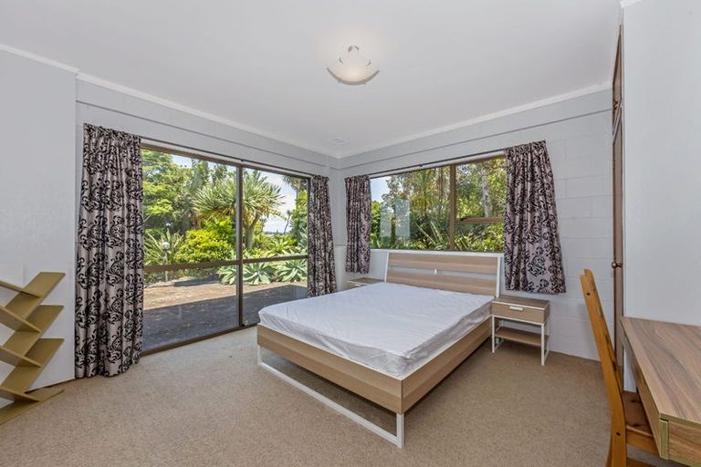 Photo of property in 20 Zita Avenue, Matakatia, Whangaparaoa, 0930