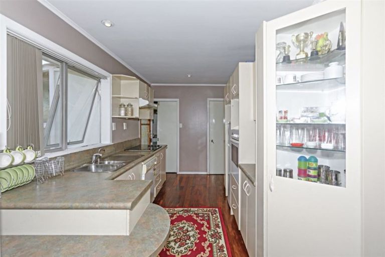 Photo of property in 65 Larnoch Road, Henderson, Auckland, 0610