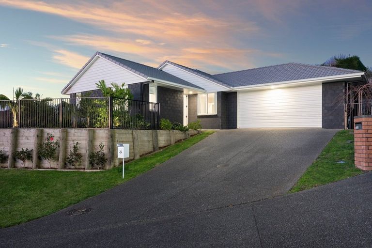Photo of property in 3 Carex Close, Pyes Pa, Tauranga, 3112