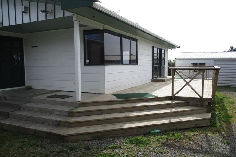 Photo of property in 312 Arapaepae Road South, Levin, 5571