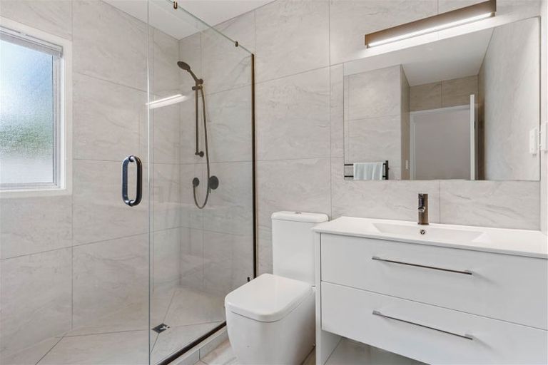 Photo of property in 114 Spinella Drive, Bayview, Auckland, 0629