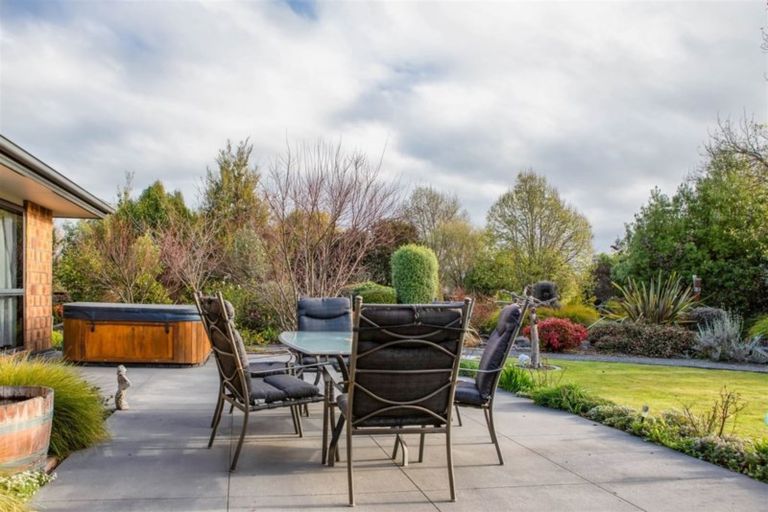 Photo of property in 14 Teviotview Place, Amberley, 7410