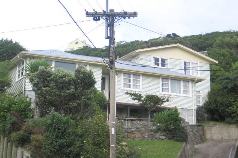 Photo of property in 29 Hollies Crescent, Johnsonville, Wellington, 6037