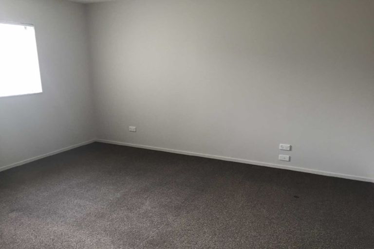 Photo of property in 106 Popokatea Drive, Takanini, 2112