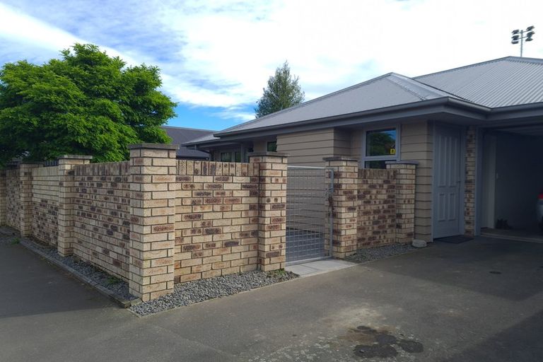 Photo of property in 80 Trafalgar Street, St Albans, Christchurch, 8014
