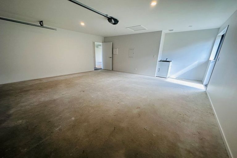 Photo of property in 32 Eileen Way, Rolleston, 7615