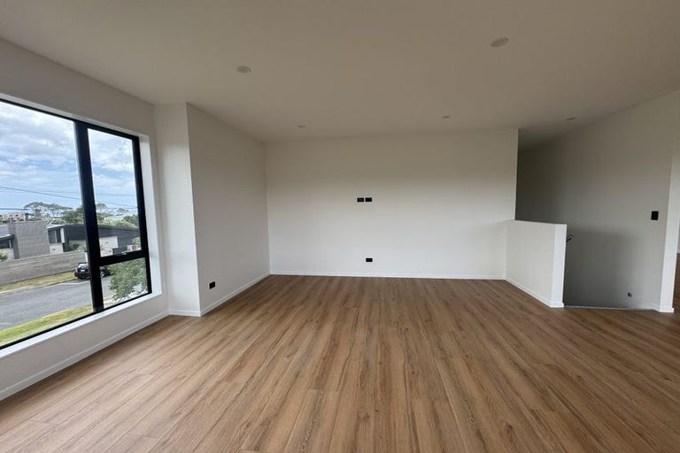 Photo of property in 13a Rock Isle Road, Torbay, Auckland, 0630