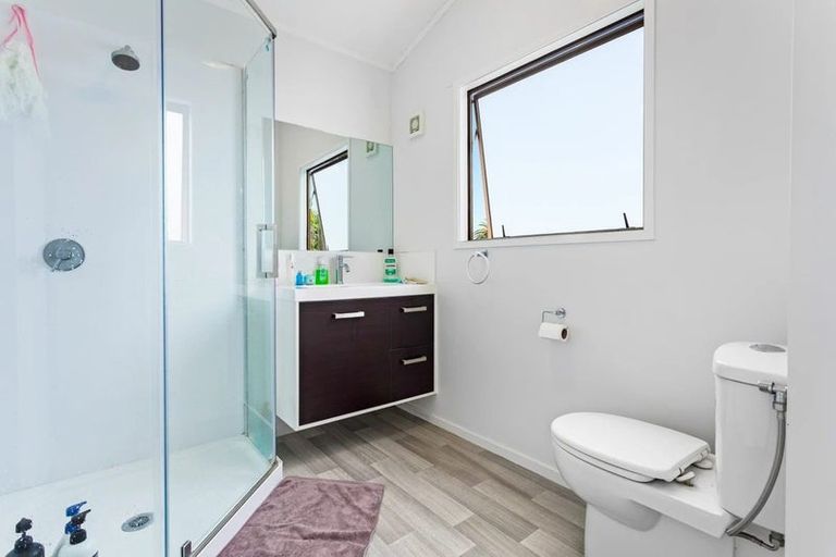 Photo of property in 2/8 Wood Street, Papakura, 2110