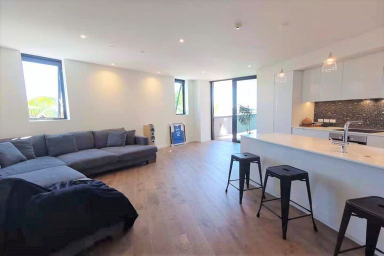 Photo of property in 1/8 Alexander Avenue, Torbay, Auckland, 0630