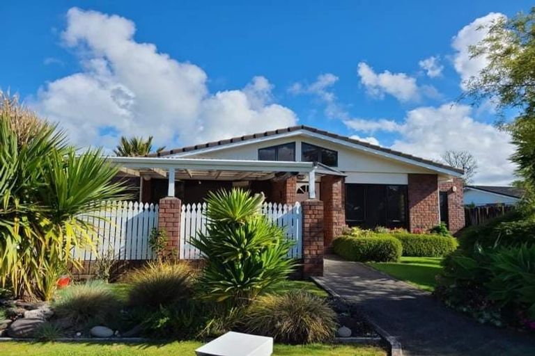 Photo of property in 8 Argyle Place, Highlands Park, New Plymouth, 4312