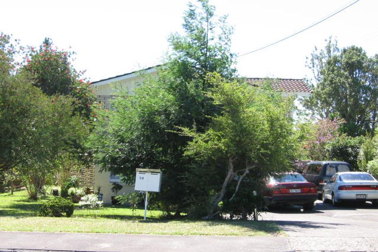 Photo of property in 58 Divich Avenue, Te Atatu South, Auckland, 0610