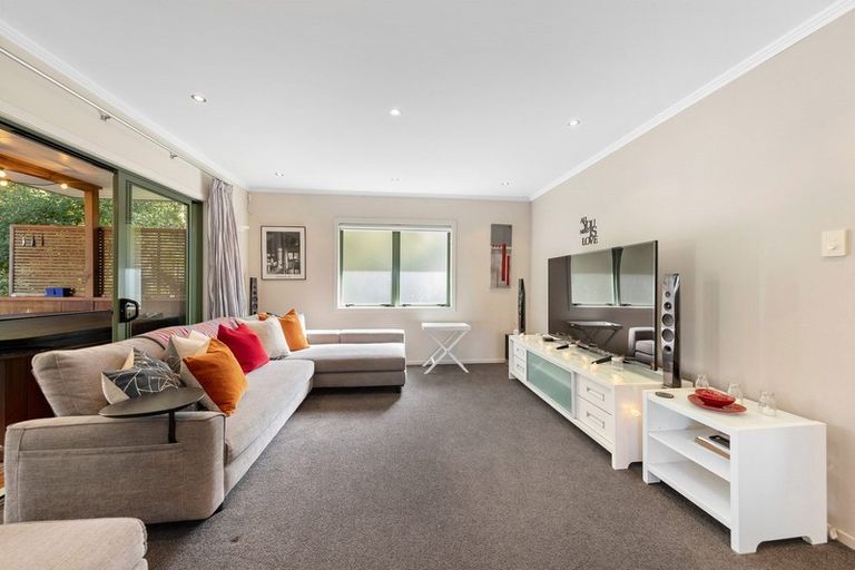 Photo of property in 89 Wood Bay Road, Titirangi, Auckland, 0604