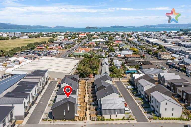 Photo of property in 32 John Street, Stokes Valley, Lower Hutt, 5019