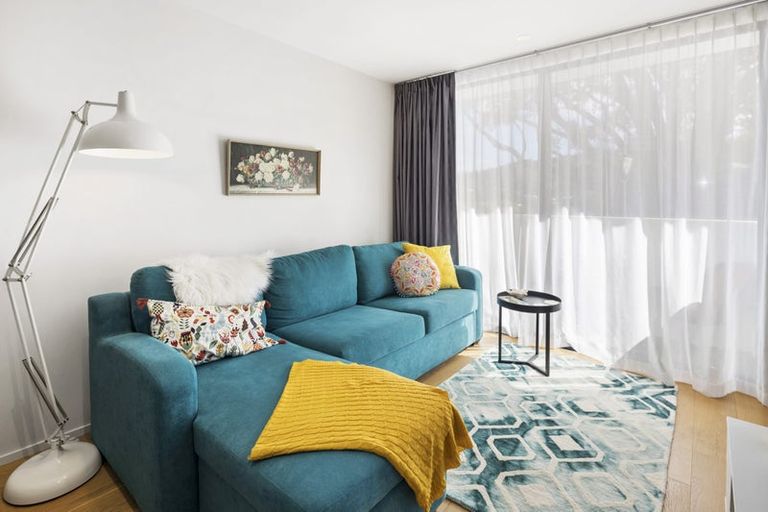 Photo of property in 33 Jean Caldwell Way, Island Bay, Wellington, 6023