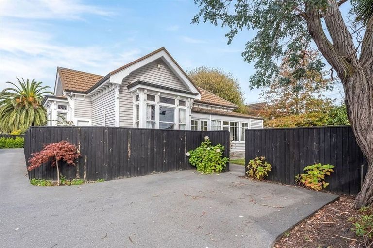 Photo of property in 258 Edgeware Road, Edgeware, Christchurch, 8013