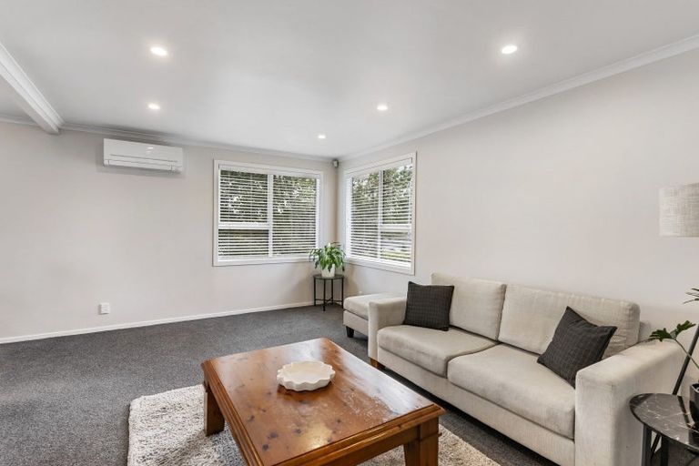 Photo of property in 95 Everglade Drive, Totara Heights, Auckland, 2105