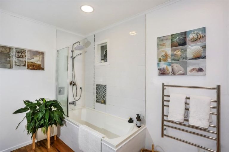 Photo of property in 104 Kaihau Road, Karioitahi, Waiuku, 2683