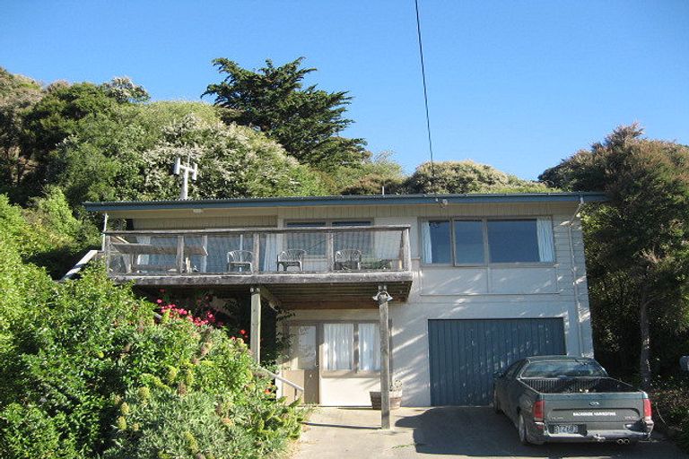 Photo of property in 203 Beach Road, Akaroa, 7520