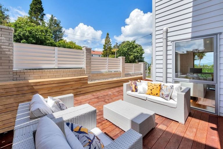 Photo of property in 64 Channel View Road, Campbells Bay, Auckland, 0630