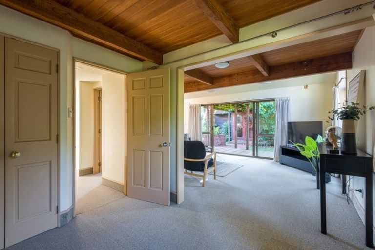 Photo of property in 17 Jamell Place, Avonhead, Christchurch, 8042