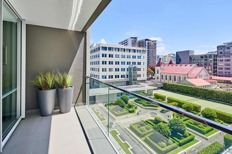 Photo of property in Sanctum Apartment, 10 Ebor Street, Te Aro, Wellington, 6011