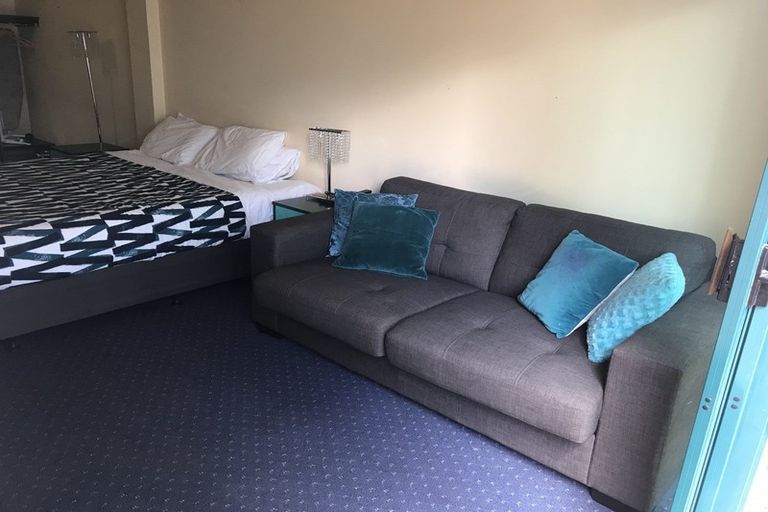 Photo of property in 6 Adams Avenue, Mount Maunganui, 3116