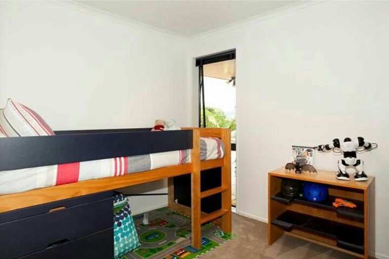 Photo of property in 19 Crimson Park, Oteha, Auckland, 0632