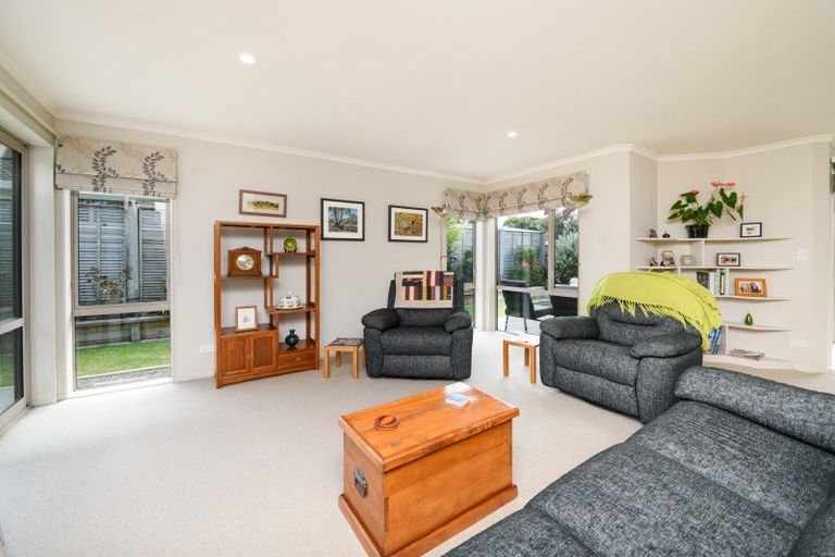 Photo of property in 21 Shelton Place, Feilding, 4702
