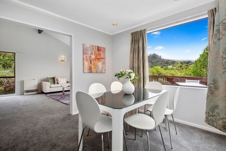 Photo of property in 45b Larsen Crescent, Tawa, Wellington, 5028