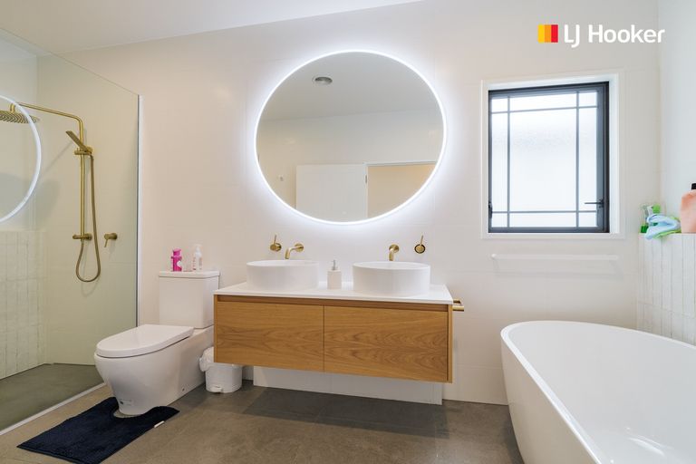 Photo of property in 34 Sunninghurst Drive, Fairfield, Dunedin, 9018