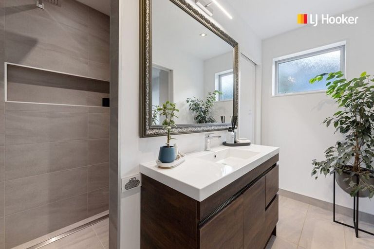 Photo of property in 63 Cliffs Road, Saint Clair, Dunedin, 9012