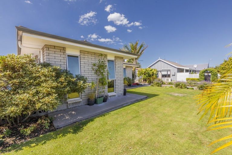 Photo of property in 15 Spriggs Crescent, Greenmeadows, Napier, 4112