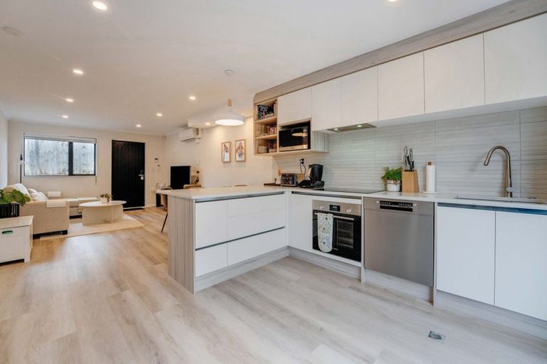 Photo of property in 79c Granville Drive, Massey, Auckland, 0614