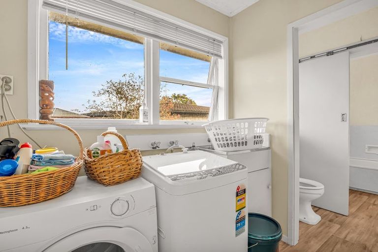 Photo of property in 27 Island View Road, Western Heights, Rotorua, 3015