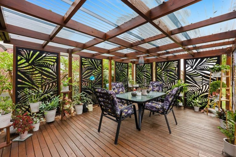 Photo of property in 100 Torkar Road, Clarks Beach, 2122
