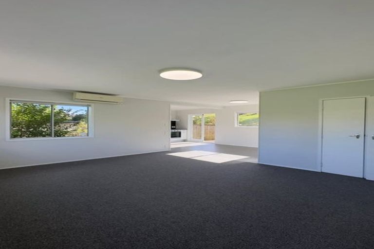 Photo of property in 2/43 Stott Avenue, Birkdale, Auckland, 0626