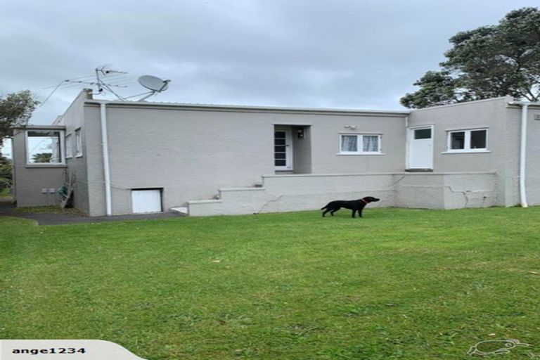 Photo of property in 1/30a Old Lake Road, Narrow Neck, Auckland, 0624