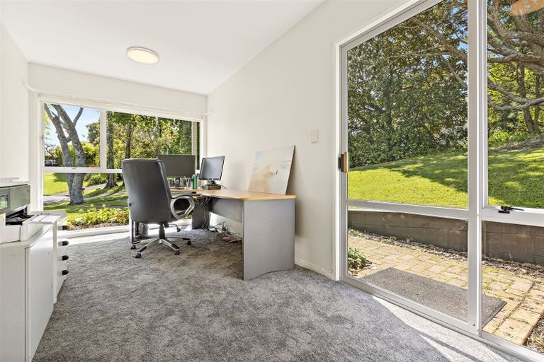 Photo of property in 5 Meanda Gardens, Sunnyhills, Auckland, 2010