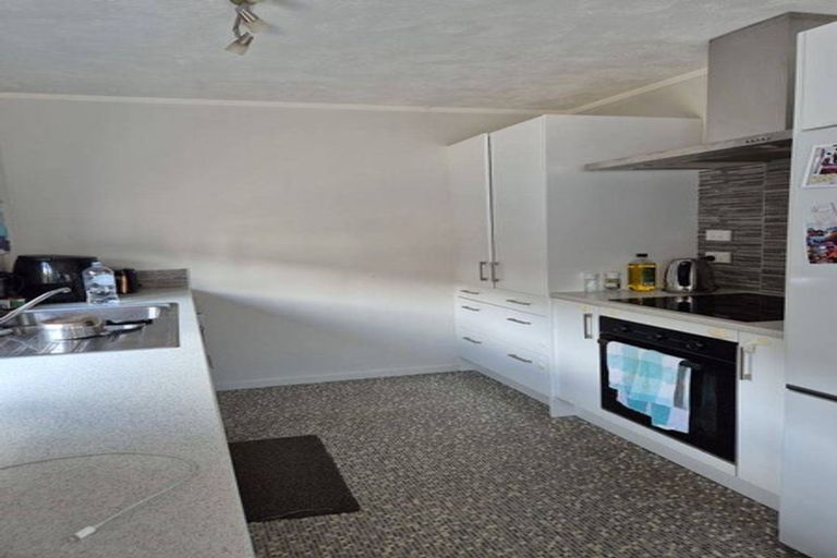 Photo of property in 342c Main Road, Tawa, Wellington, 5028