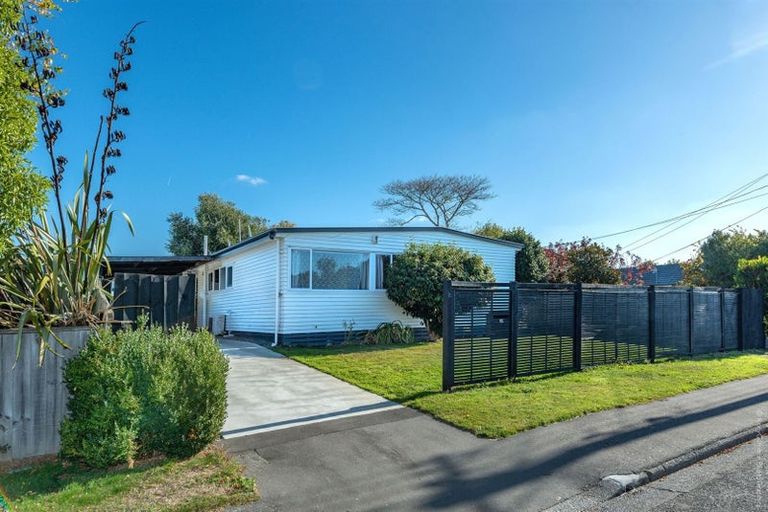 Photo of property in 15 Bronwyn Street, Mairehau, Christchurch, 8052