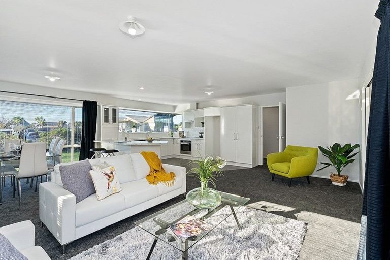 Photo of property in 51 Queenspark Drive, Parklands, Christchurch, 8083