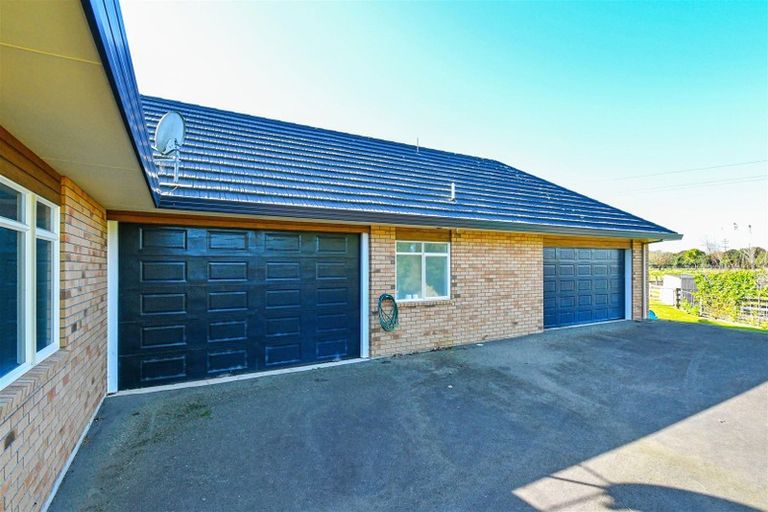 Photo of property in 22 Glencairn Place, Buckland, Pukekohe, 2677