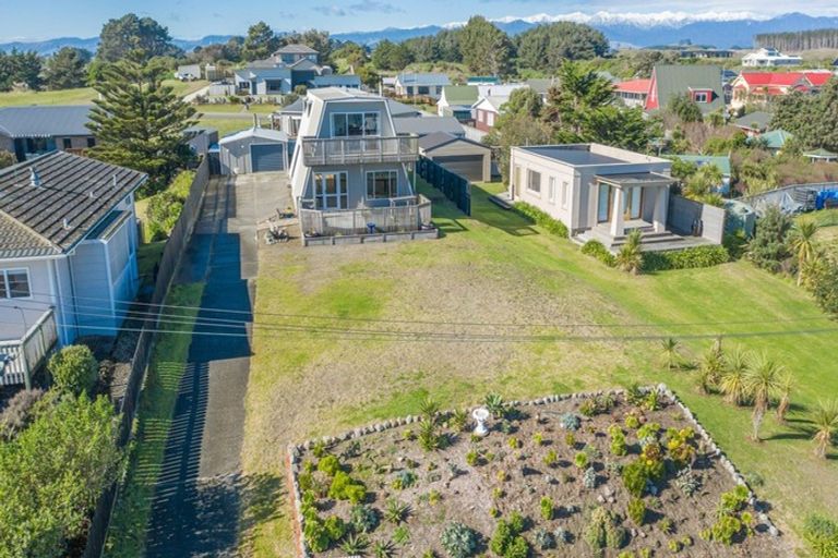 Photo of property in 74 Kahukura Avenue, Waitarere Beach, Levin, 5510