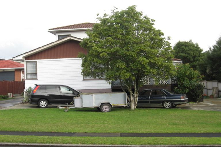 Photo of property in 13 Cairngorm Place, Highland Park, Auckland, 2010
