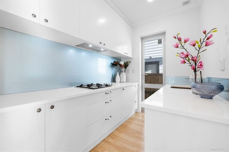 Photo of property in 23 Cooladawson Drive, Flat Bush, Auckland, 2019